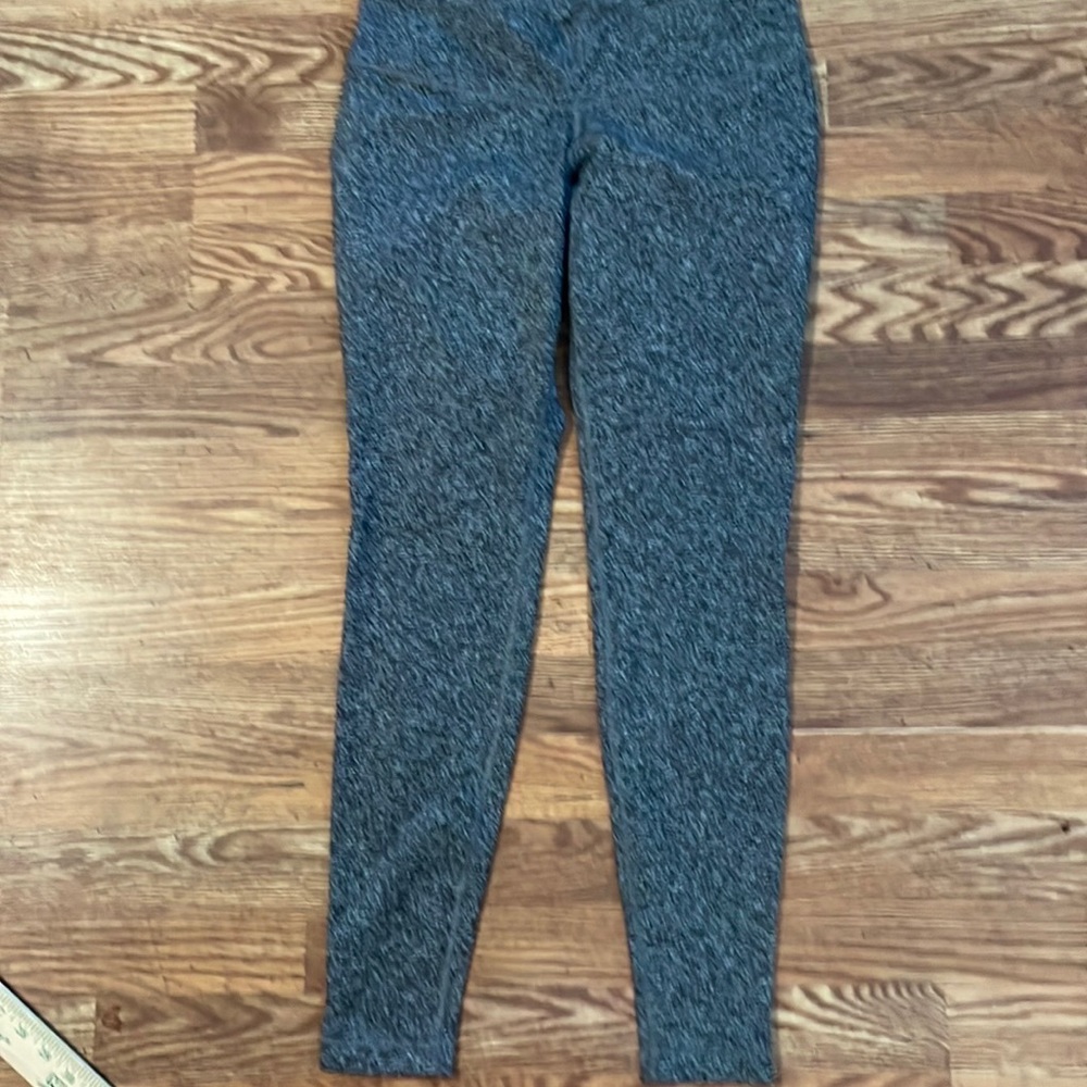 Columbia Women’s Leggings with stretchy, wicking fabric,ready for any adventure